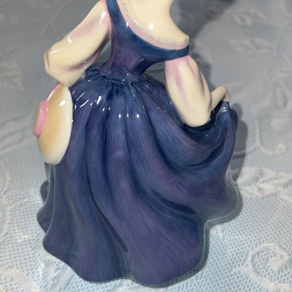 ROYAL DOULTON Pretty Ladies Alyssa - Bluish Mauve - Picture 5 of 6